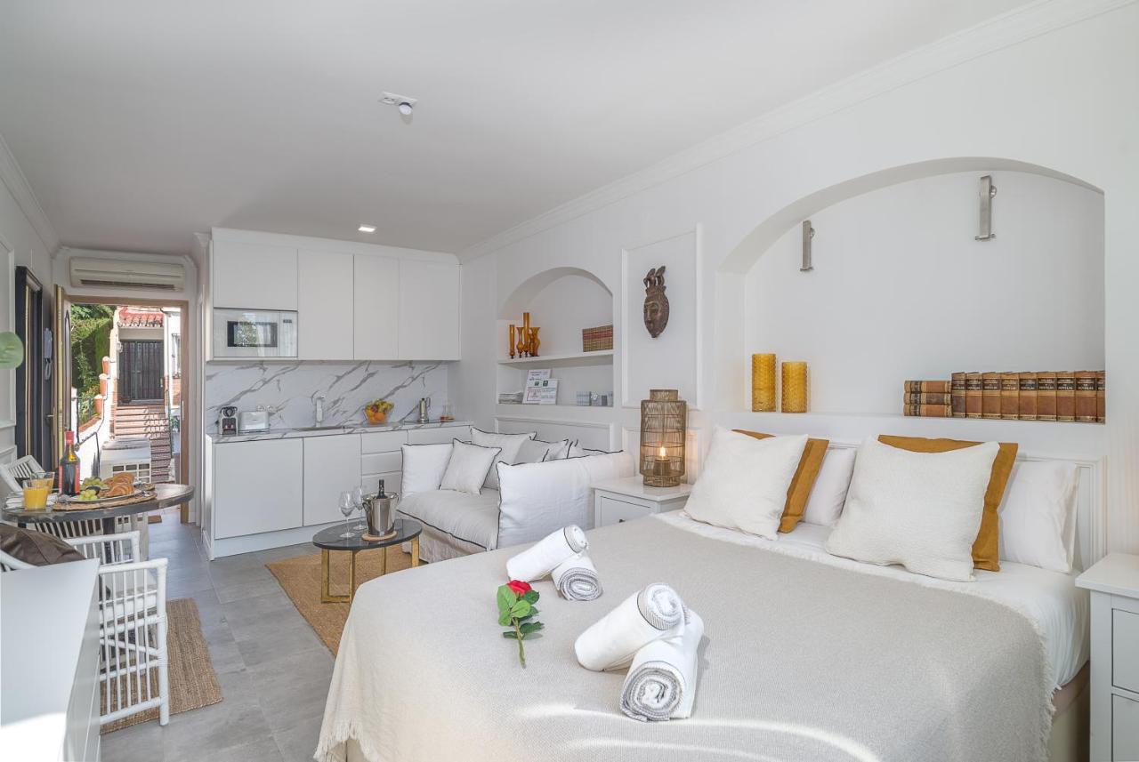 Bianca Chic Studio - Carihuela Beach At 300M Торремолинос Экстерьер фото