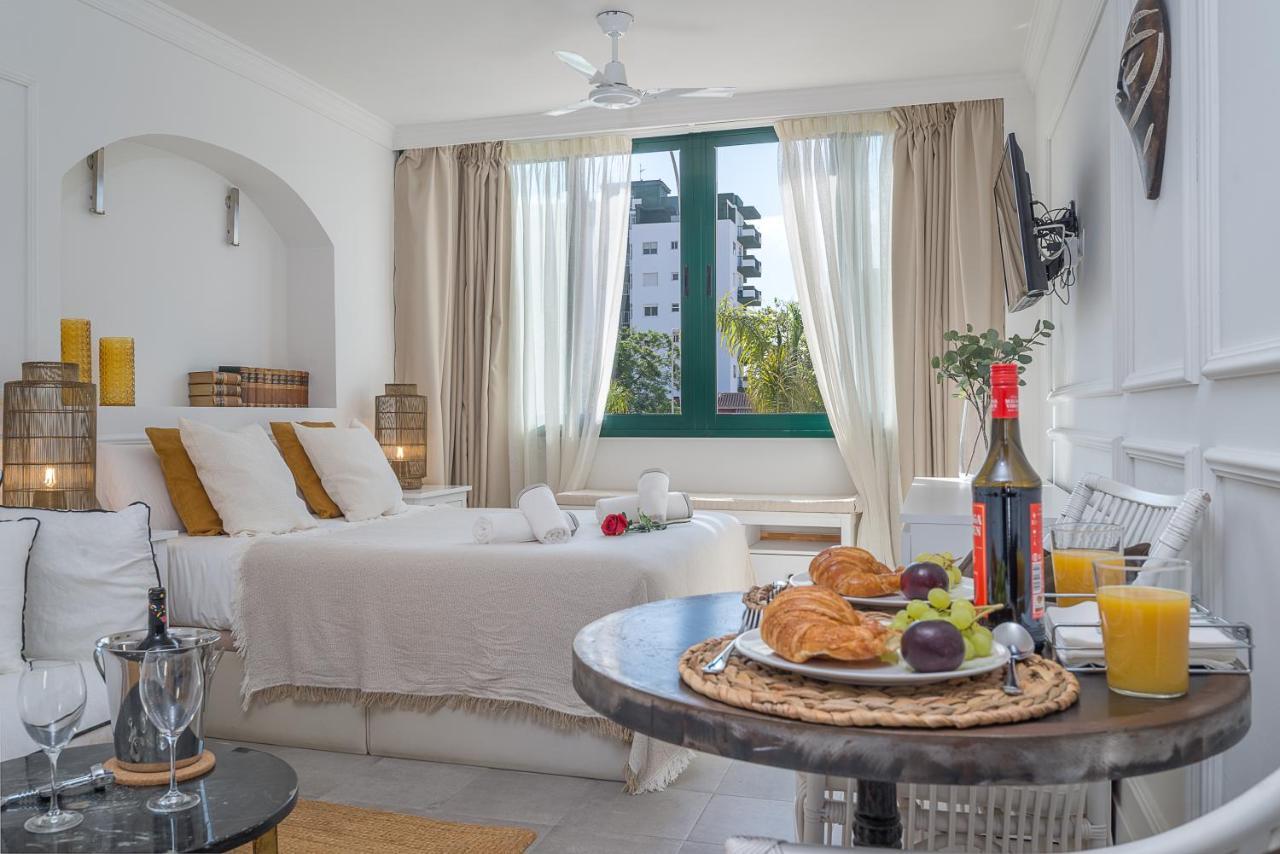 Bianca Chic Studio - Carihuela Beach At 300M Торремолинос Экстерьер фото
