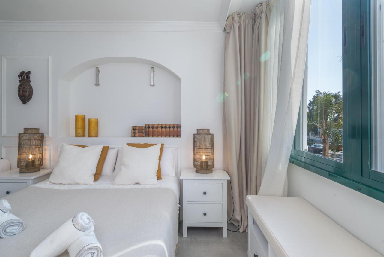 Bianca Chic Studio - Carihuela Beach At 300M Торремолинос Экстерьер фото